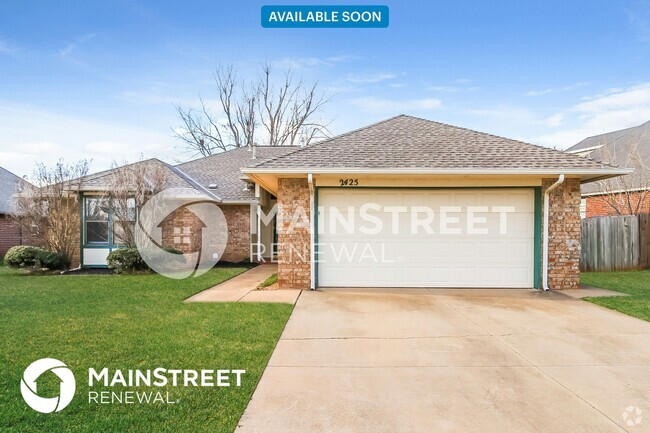 Building Photo - 2425 E Hills Dr