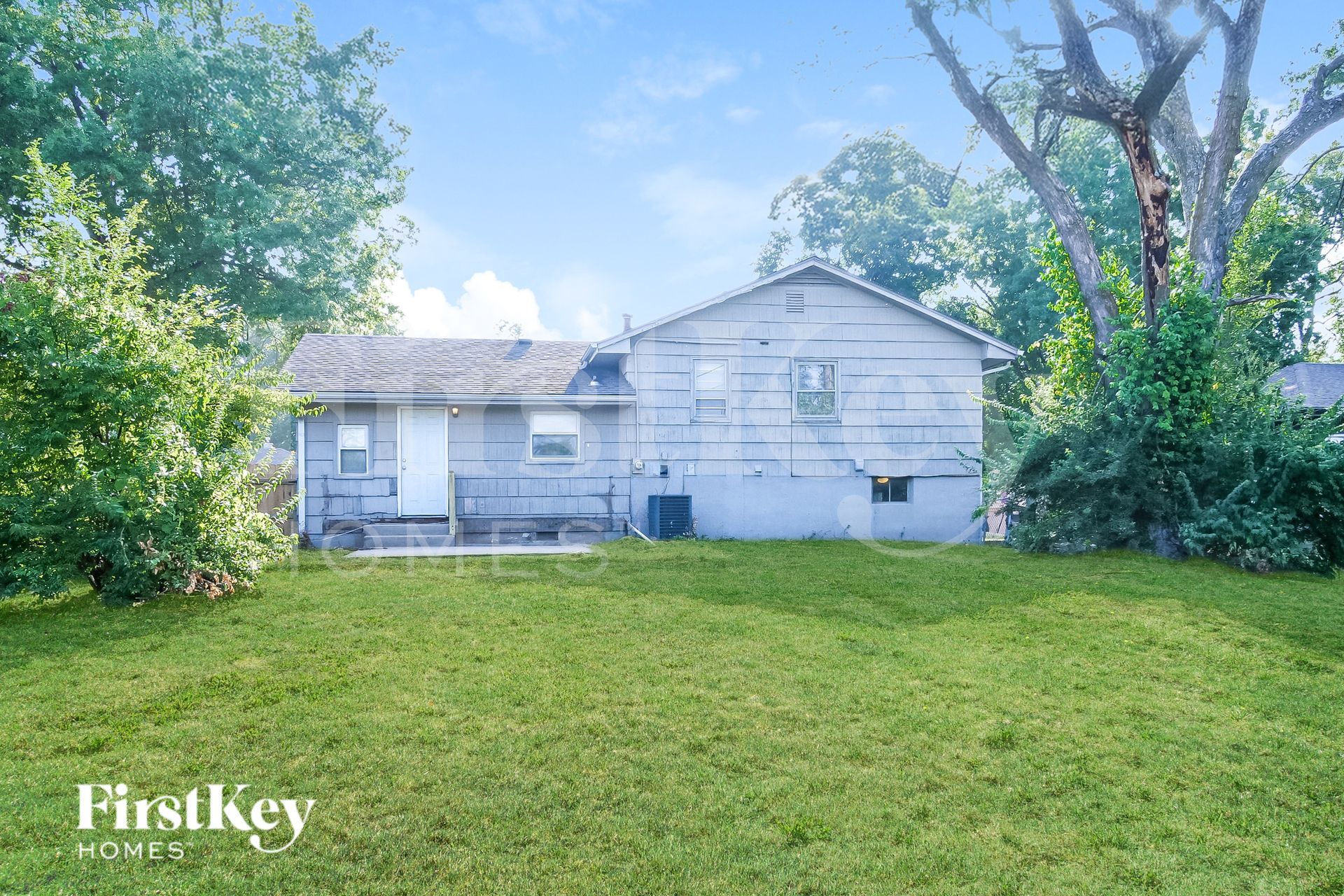 Building Photo - 9404 White Ave