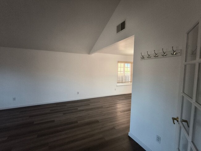 Building Photo - Beautiful and Spacious Two Story 4 Bed/3 Bath Home For Rent In Hercules!!!