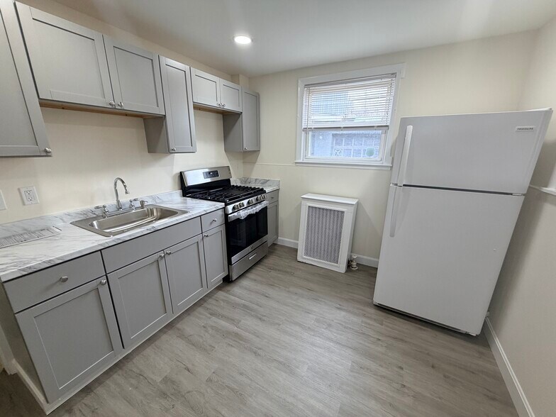 Building Photo - 543 Broadway