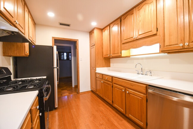 Building Photo - 3717 Bixler St