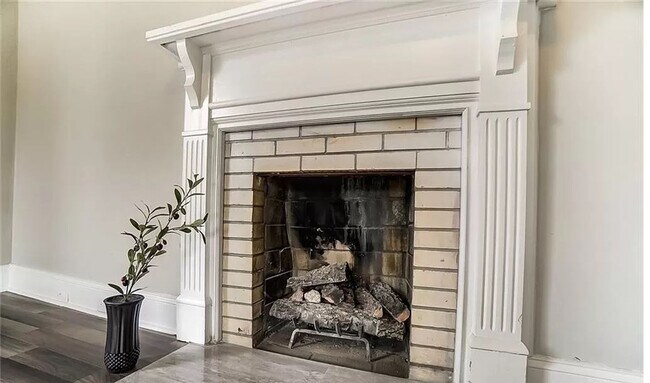 Building Photo - Welcome to this charming 3-bedroom, 2-bathroom home located in the vibrant city of Concord, NC.