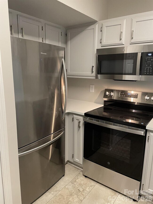 Building Photo - 19831 Henderson Rd