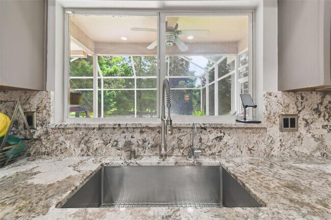 Building Photo - 19426 Sandy Springs Cir