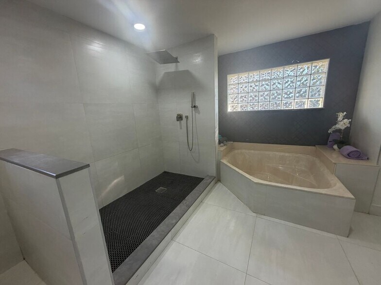 Building Photo - 11241 NW 22nd St