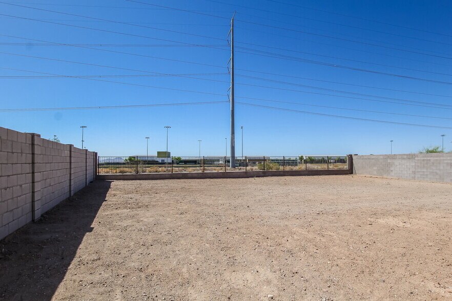 Building Photo - 24419 W Flores Dr