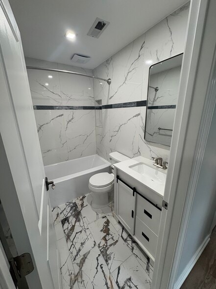 Building Photo - 1304 Diamond Dr