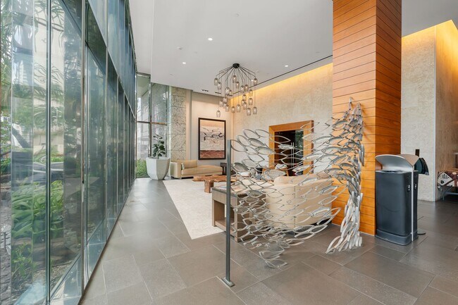 Building Photo - Beautiful Ocean View 2-Bedroom / 2-Bathroo...