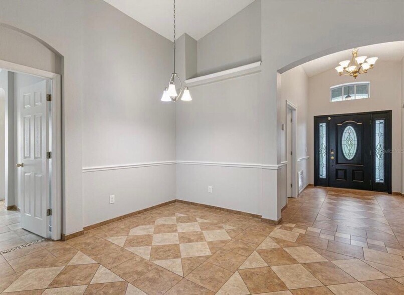 Building Photo - 5725 Hawklake Rd