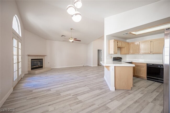 Building Photo - 8301 Boseck Dr