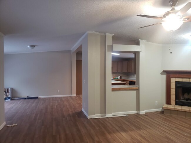 Building Photo - 2084 White Pine M H P Rd