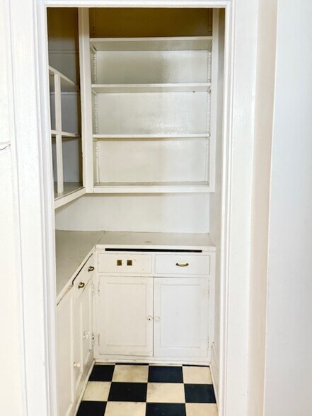 Building Photo - 1203 E Brady St