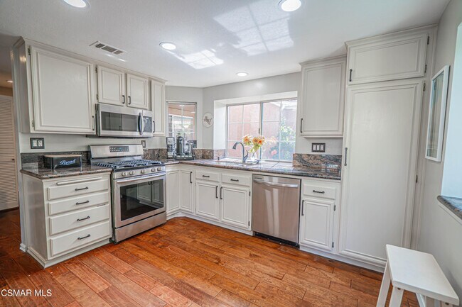Building Photo - 605 Brademas Ct