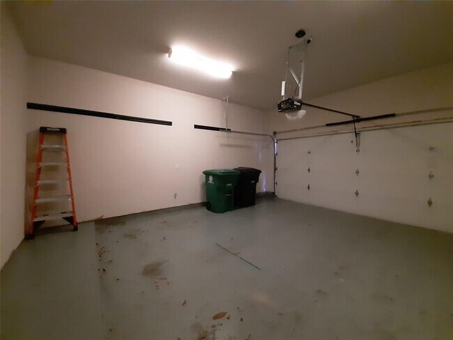 Building Photo - 1520 Nashua St