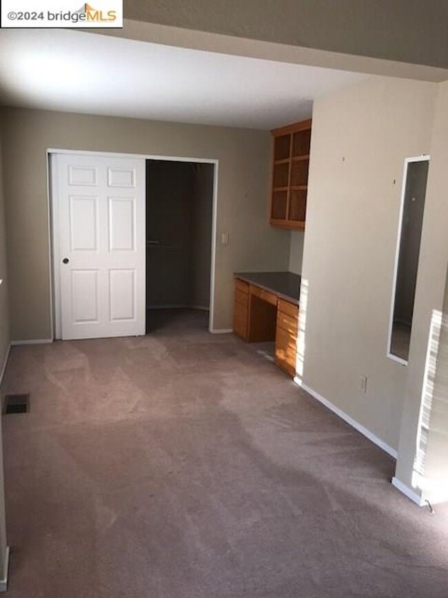 Building Photo - Ideal Salida Neighborhood! Upgraded lamina...