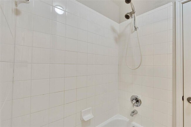 Building Photo - 7017 Via Dono Dr