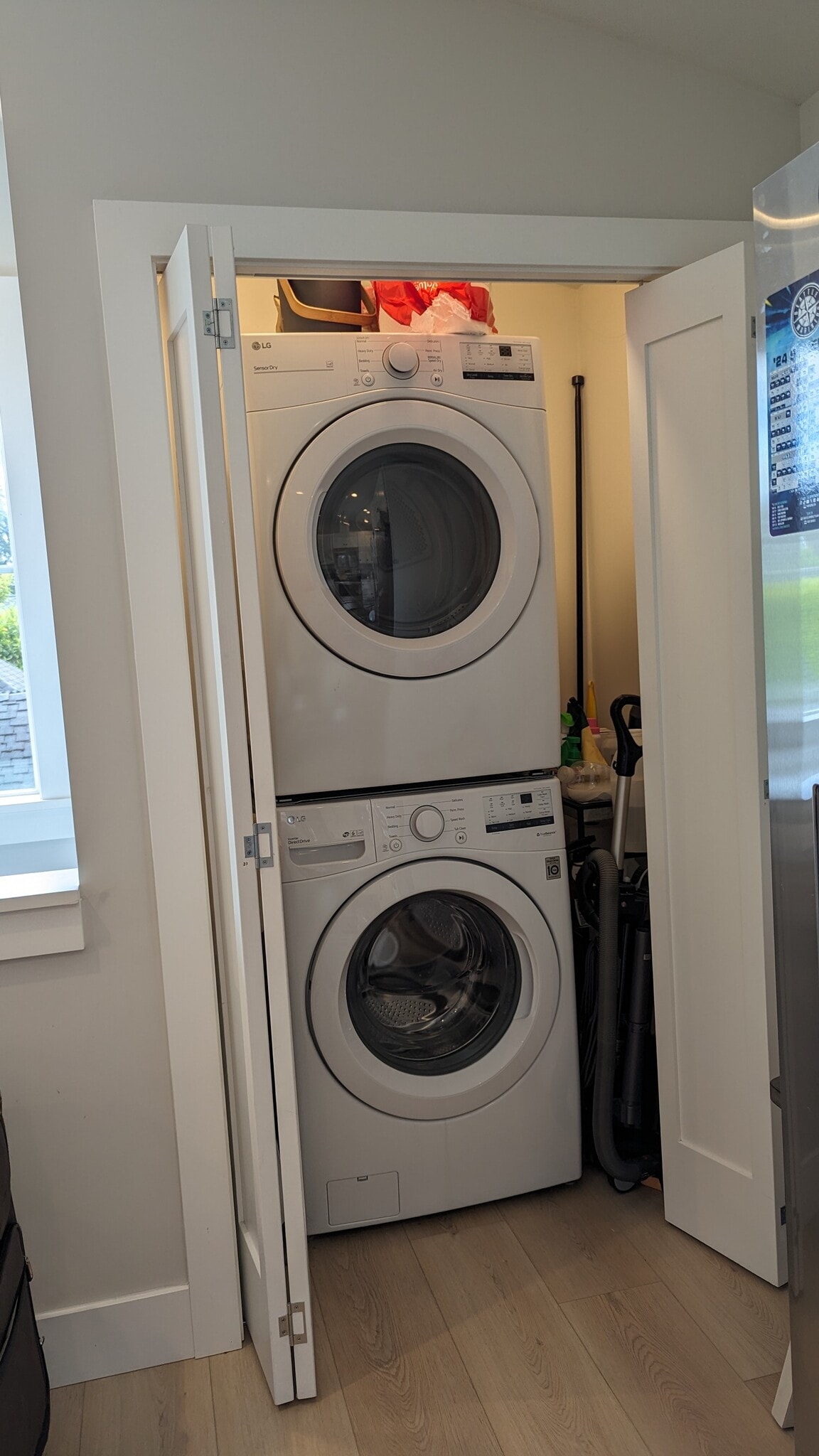 Full size LG 7.4 cu. ft Washer and 4.5 cu. ft. Dryer in unit! - 3240 29th Ave W