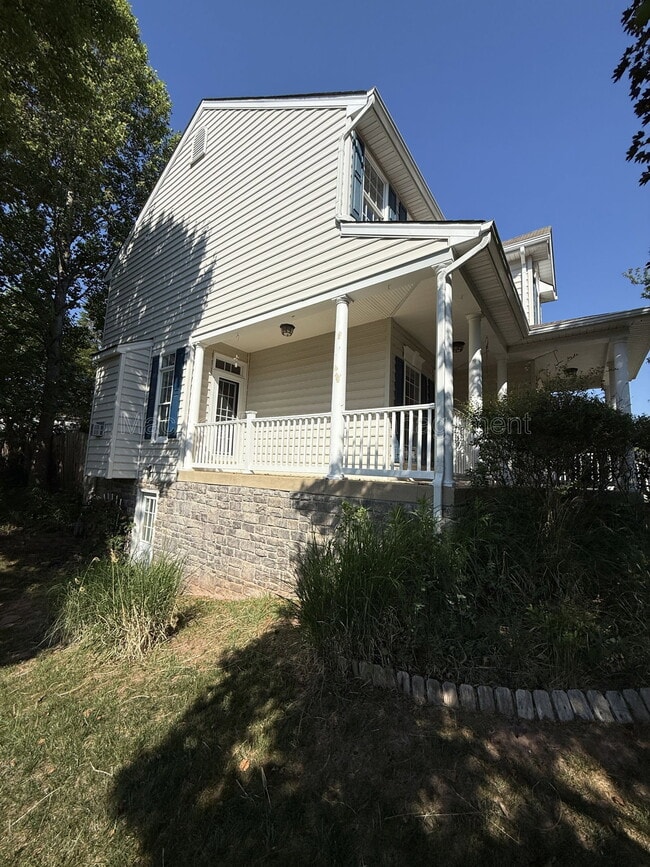Building Photo - 10500 Westfield Ln