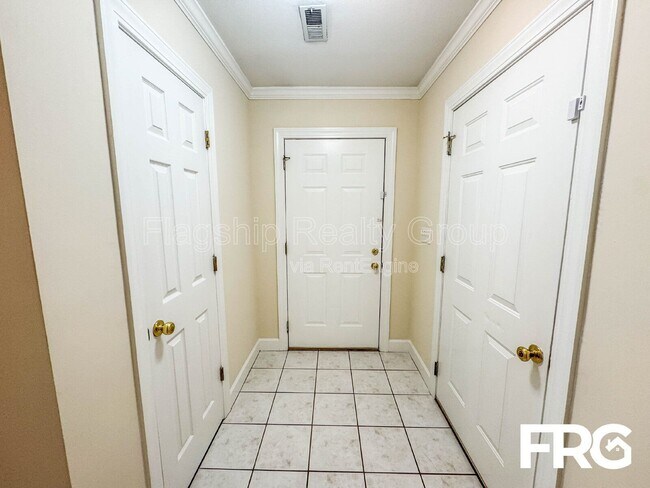 Building Photo - 149 Emily Dr