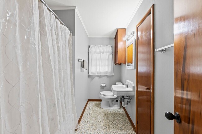 Building Photo - Great Home in Great Condition