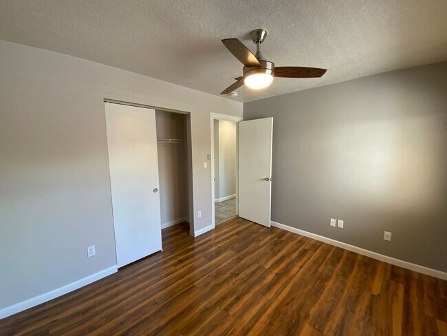 Building Photo - 3 Bedroom Single Story home Near Paseo Del...