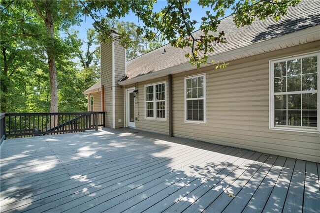 Building Photo - 141 Poplar Way