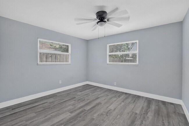 Building Photo - 6420 N Dixie Hwy