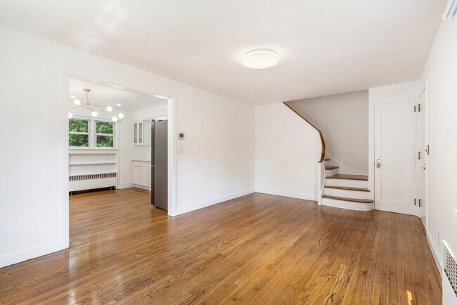 Building Photo - 181 5th St