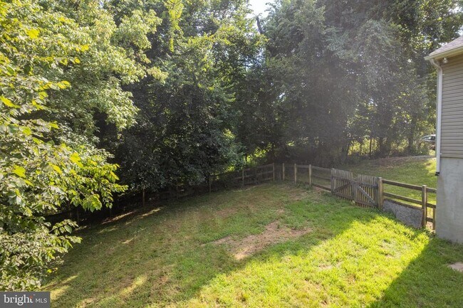 Building Photo - 430 Cedar Creek Dr