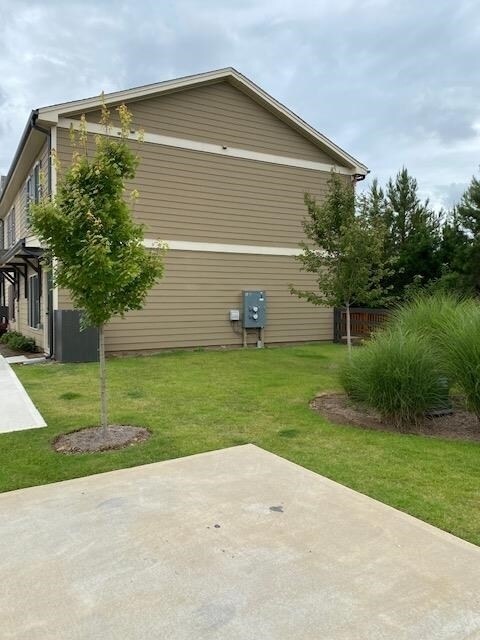 Building Photo - 185 Highlands Hl Dr