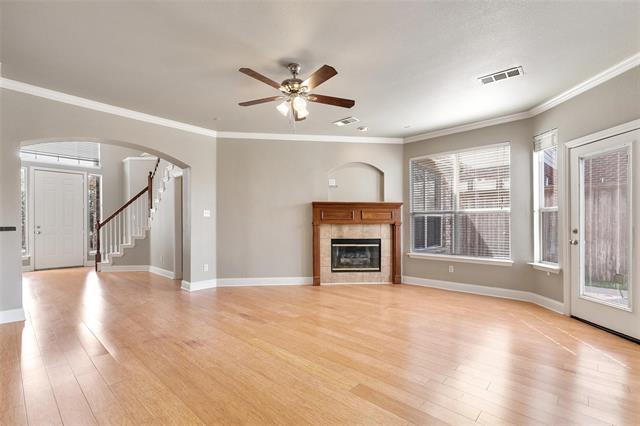 Building Photo - 2026 Camelot Dr
