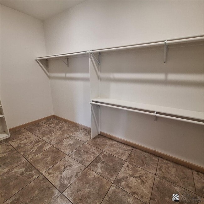 Building Photo - 12726 E 47th Dr