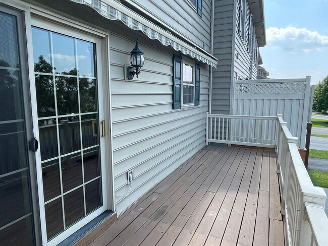 Building Photo - Beautiful Luxury Townhome in Lancaster