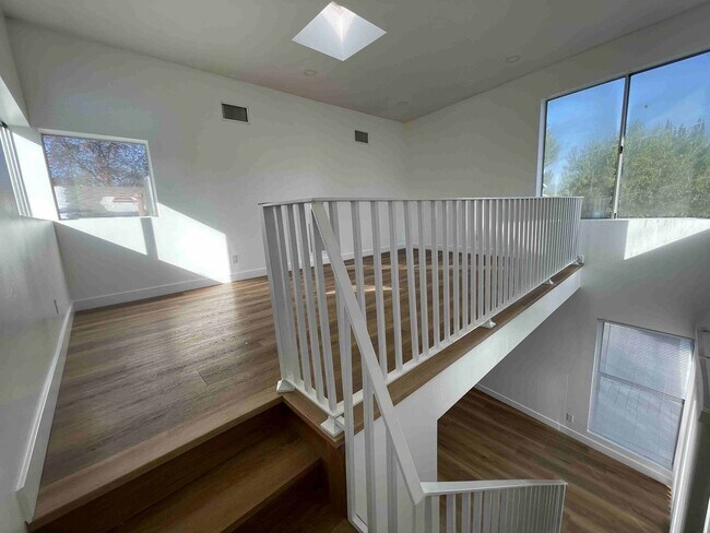 Building Photo - COMPLETELY REMODELED HOME IN QUIET AREA!