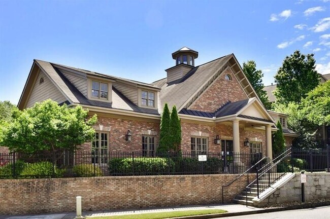 Building Photo - 826 Northam Ln NE