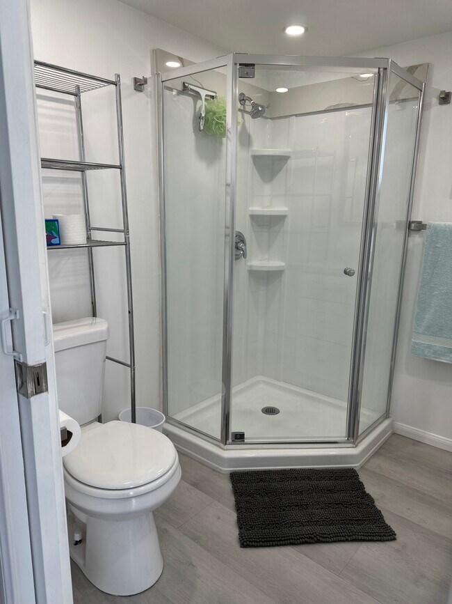 Building Photo - 333 Seminole