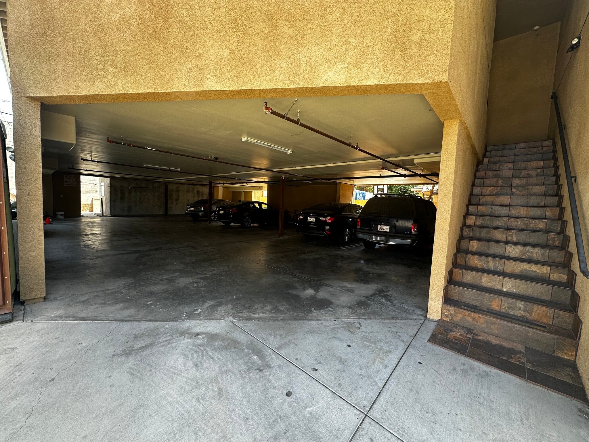 Building Photo - 14233 Tiara St