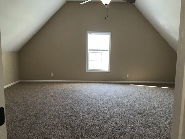 Building Photo - 1313 Chinook Cir