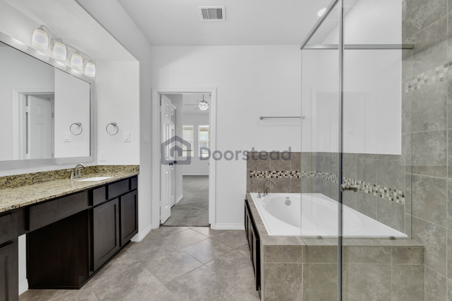 Building Photo - 1507 Peyton Oaks Pl