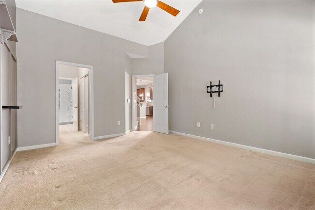 Building Photo - Available Now! Gorgeous, Well Upgraded 3 Bed / 2.5 Bath w/ First Floor Primary!