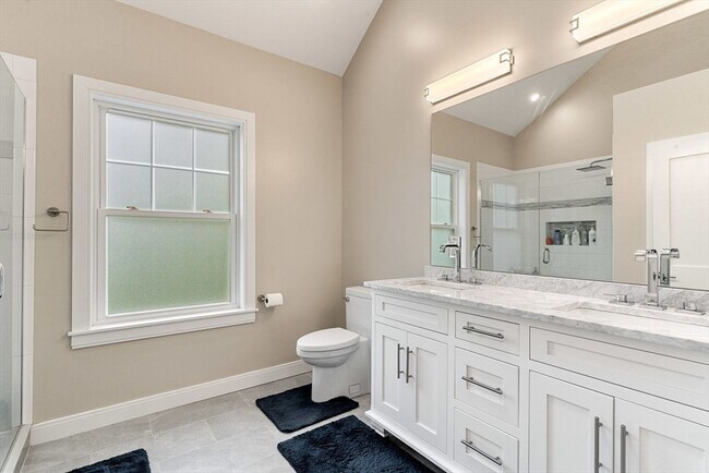 Building Photo - 12 Blueberry Hill Ln