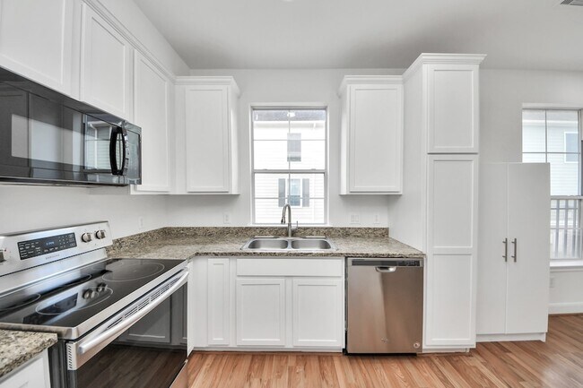 Building Photo - 3001 Murworth Dr