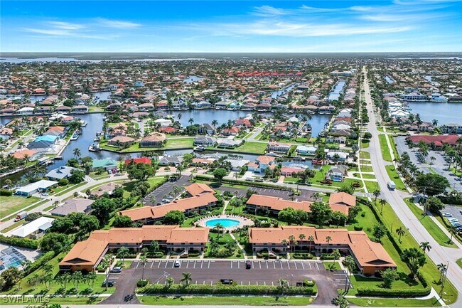 Building Photo - 35 Greenbrier St