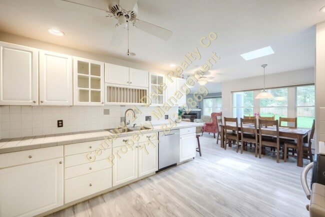 Building Photo - Beautiful 3 Bedroom 2.5 Bath Home in Dallastown Schools Pet Friendly