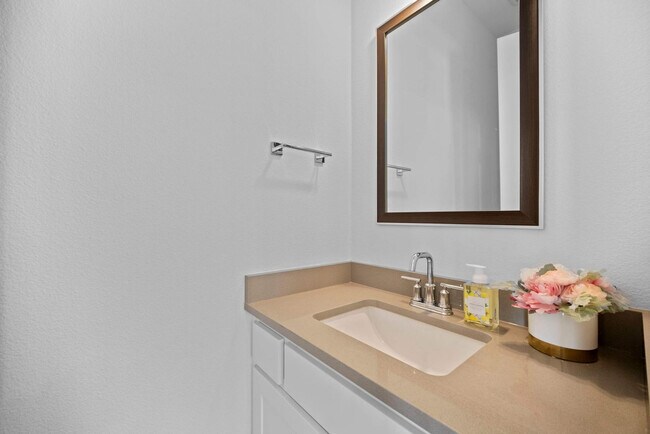 Building Photo - 516 Secretariat Dr