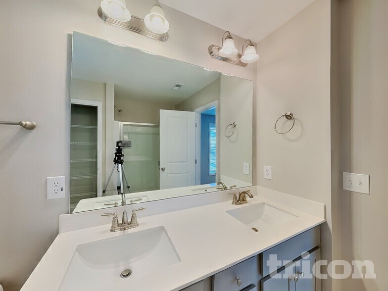 Building Photo - 123 Diploma Dr