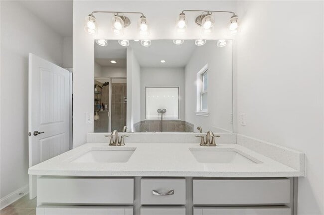 Building Photo - 1861 Abbey Rd