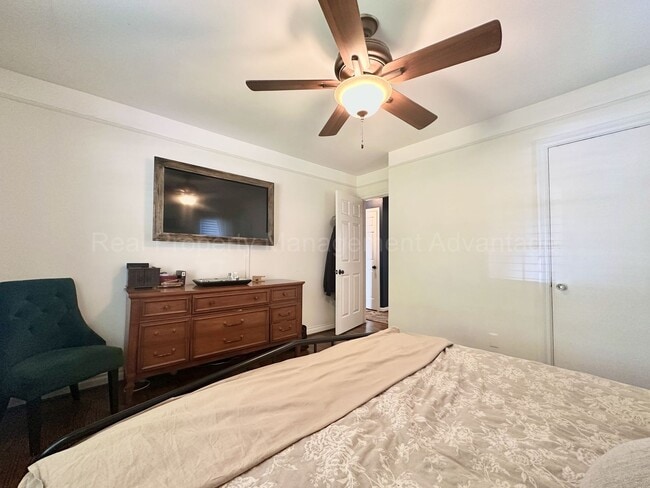 Building Photo - Updated 3-Bed Ranch Steps from Downtown Bi...