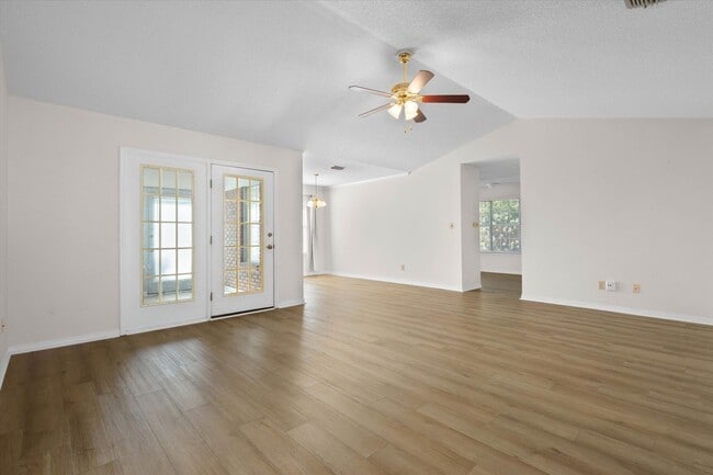 Building Photo - UPCOMING FAIRHOPE COTTAGE