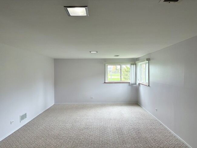 Building Photo - 60 E Fremont Ave